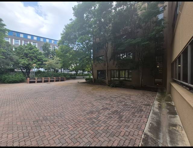 10,807M² OFFICE TO LET IN PARKTOWN